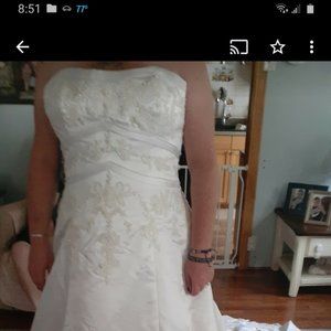 Wedding dress